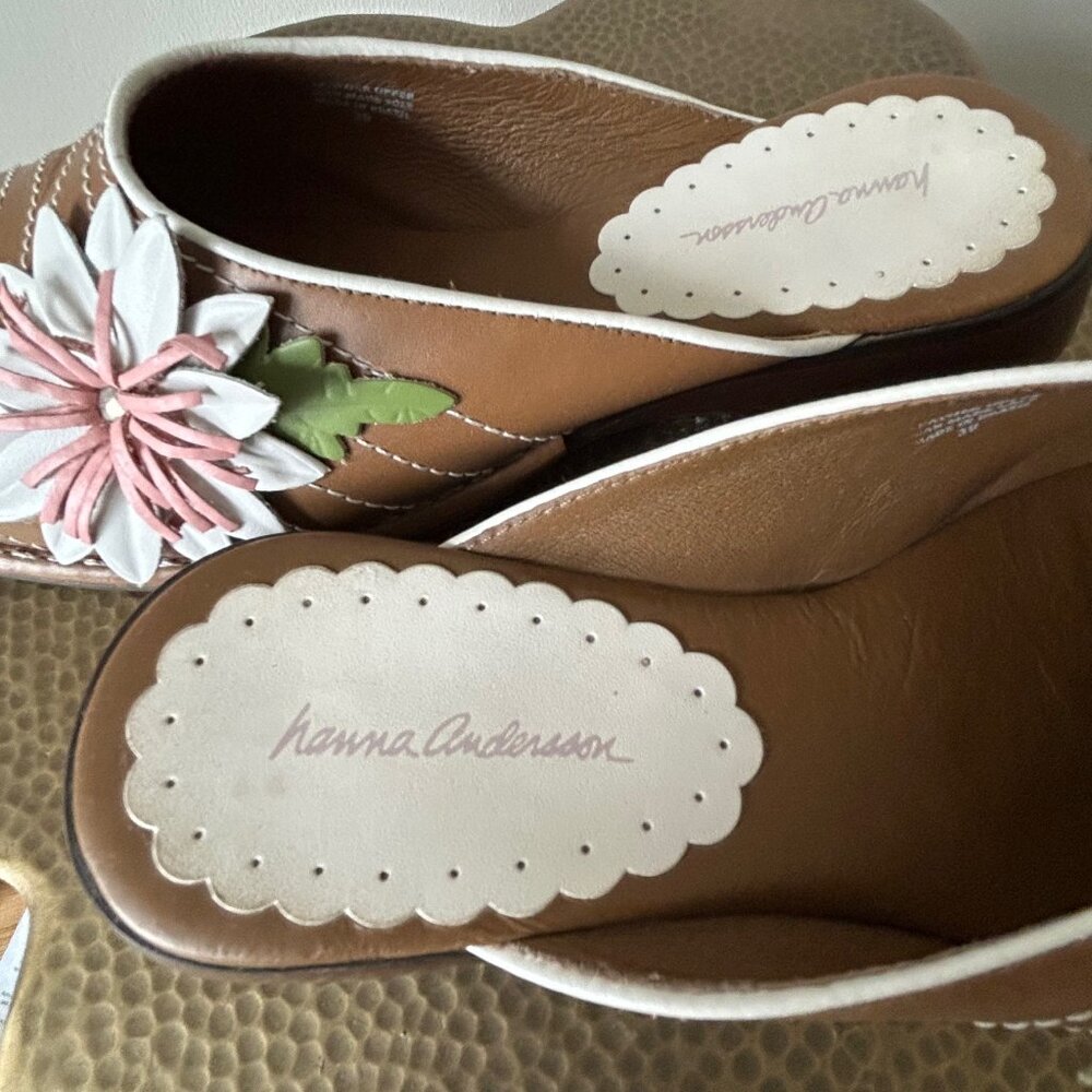 Hanna Andersson Brown Leather Mules/Clogs with Floral Accent EU 39 - Picture 10 of 10